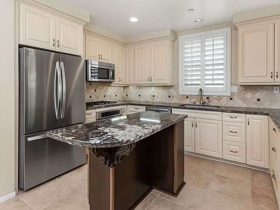 5th image of 2840 Villas Way