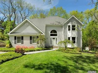 65 Chichester Rd, Huntington, NY 11743