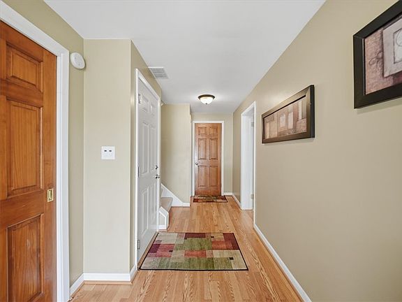 2nd image of 8424 Edwood Rd