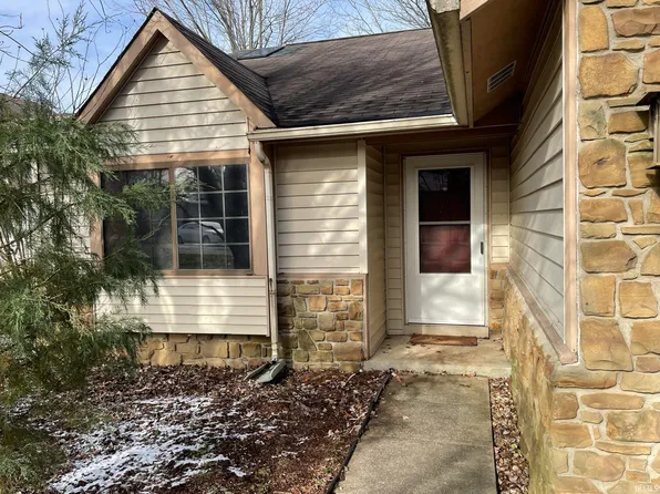 3832 W Woodmere Ct, Bloomington, IN 47403