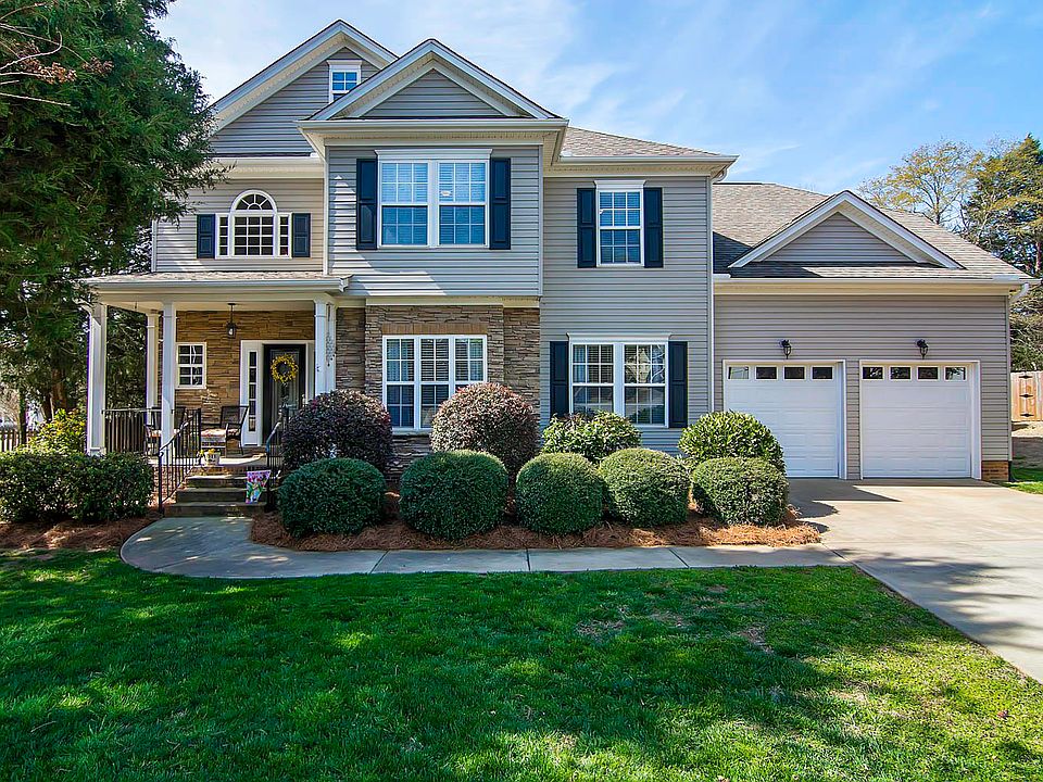 1st image of 9 Manorwood Ct