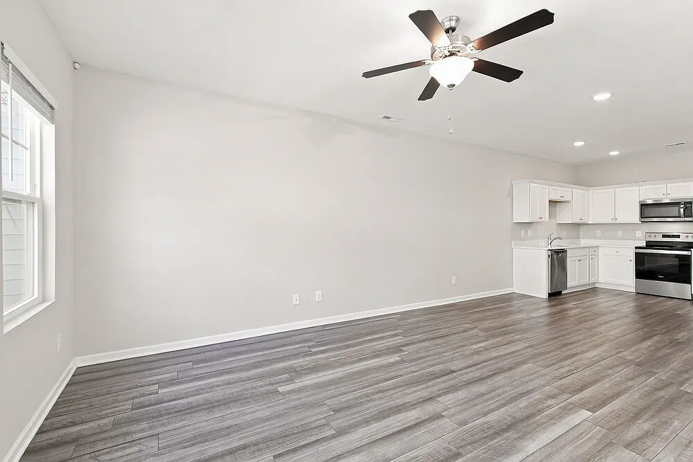 3 bed, 2.5 bath, 1590 sqft, $1,850 — Photo 4