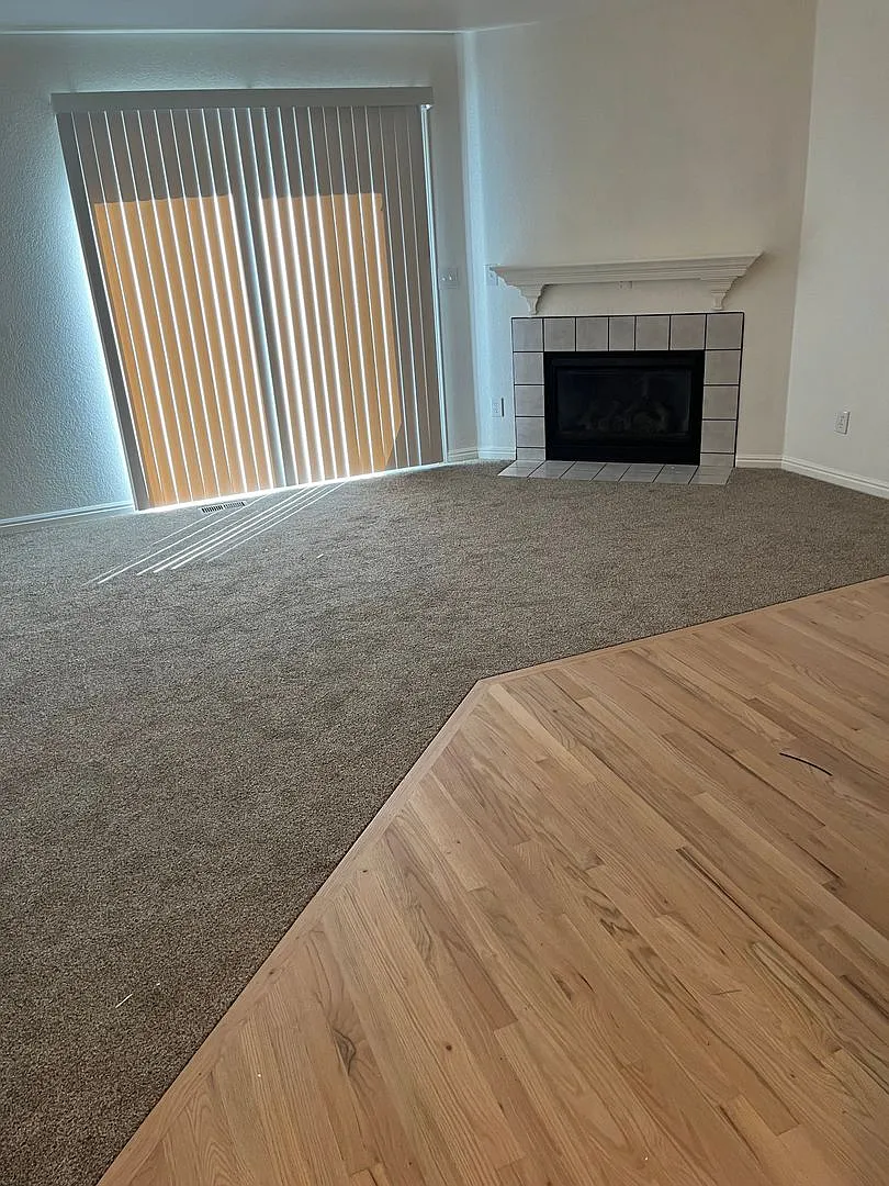 Enjoy New Finishes in this Cozy 3 bed 3 bath Lafayette Townhome. New Paint New Flooring — Photo 2