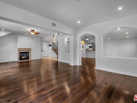 3rd image of 1427 Camden Ave Unit 102