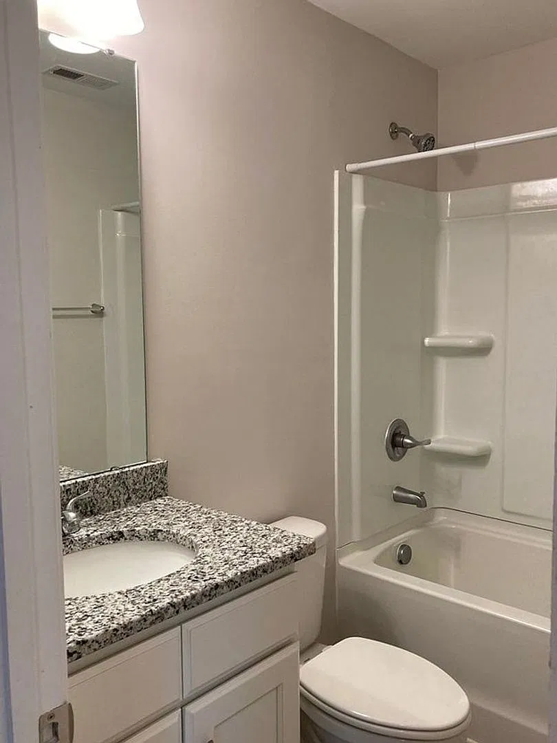 Modern 3BR/2.5BA Duplex Perfect Location, Plenty of Space! — Photo 2