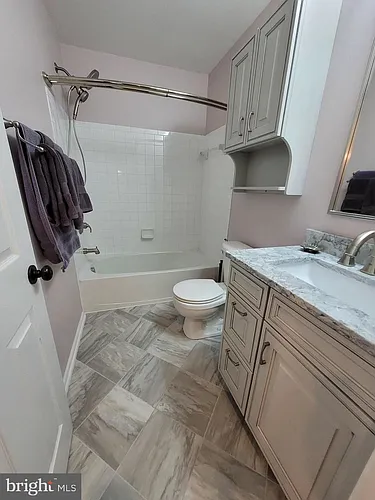 112 Holmes St Photo 1