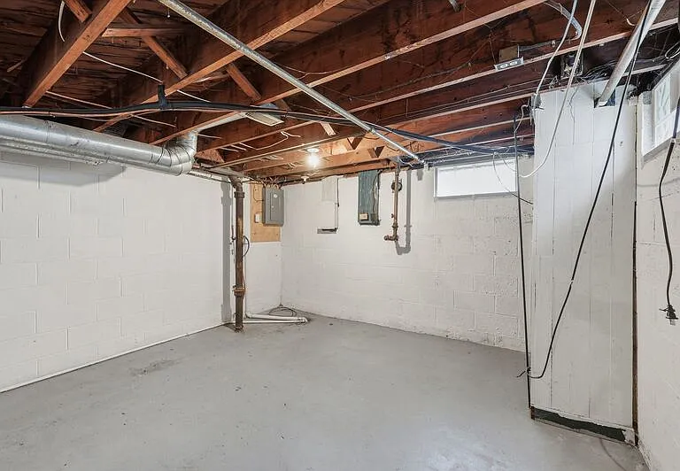 735 E Mithoff St — Photo 13