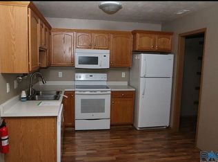 204 Emmett Trl, Harrisburg, SD 57032