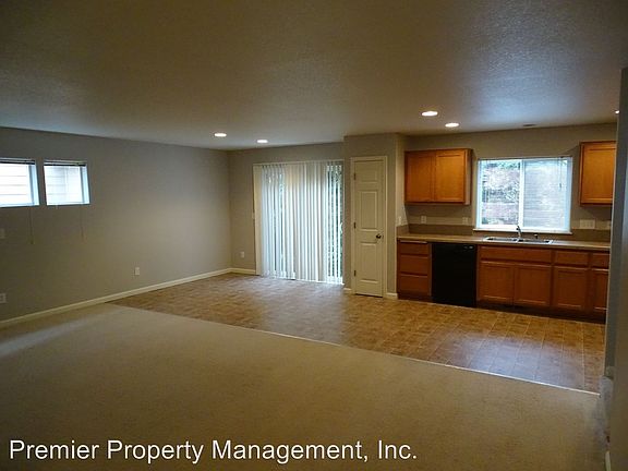 5th image of 3729 NW 121st Cir