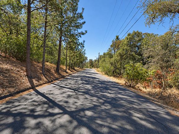 3rd image of 1001 Old Airport Rd