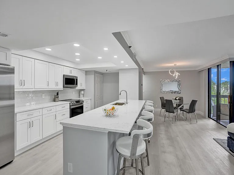 955 Egret Cir #405 — Photo 5