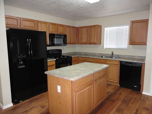 5th image of 10400 Condor Dr NW