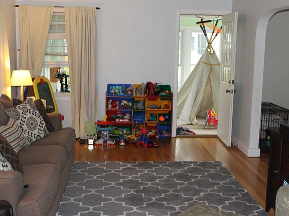 living room to 3-season