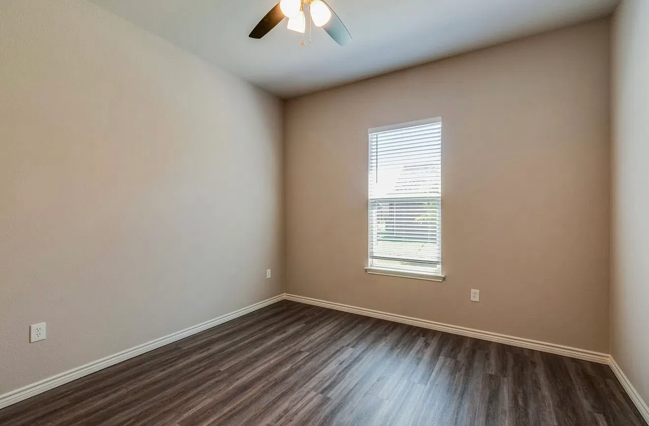 720 N Church St — Photo 2