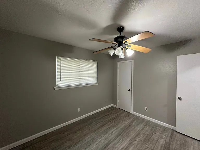 901 Wandering Way Dr — Photo 12