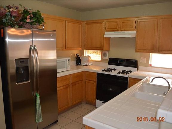 3rd image of 5655 Roundrock Dr