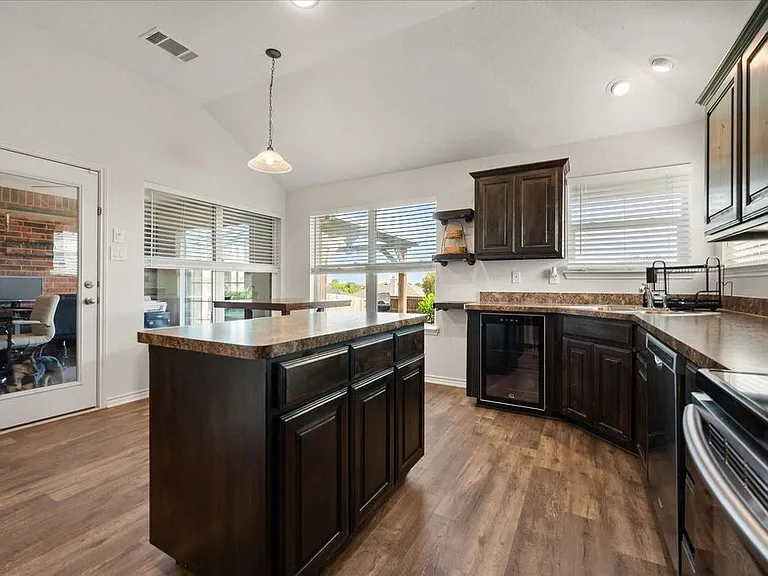 9224 Diane Dr — Photo 17