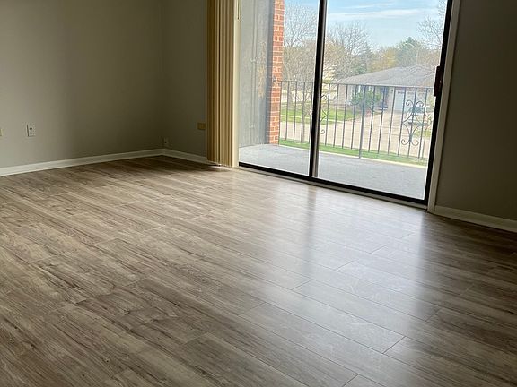 4th image of 9138 W 140th St #204