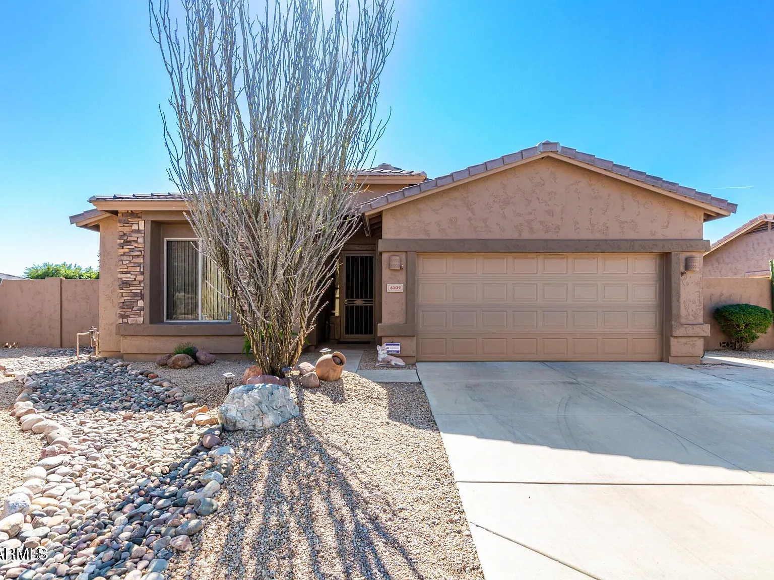 3 bed, 2.0 bath, 1684 sqft, $2,600 — Photo 1