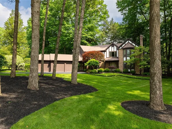 7974 Oak Brook Cir, Pittsford, NY 14534