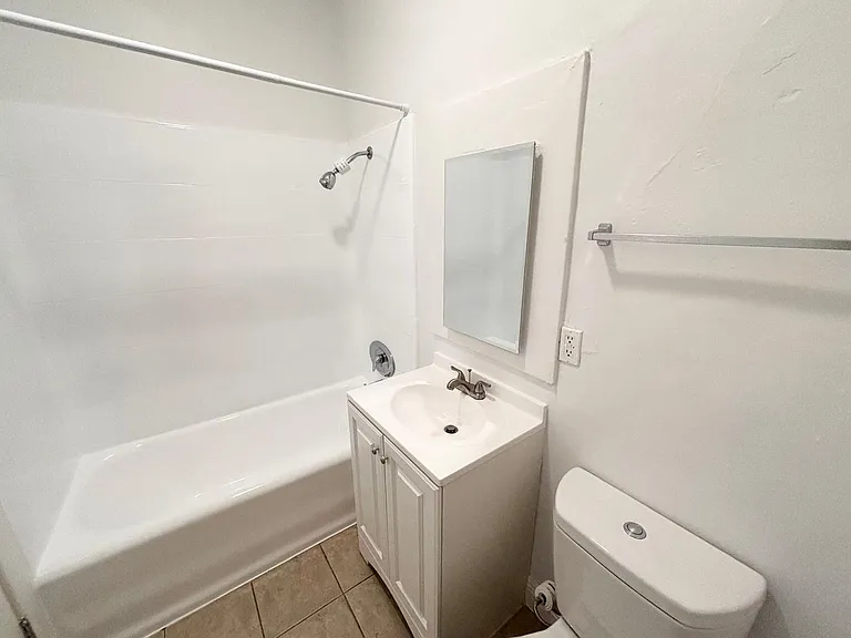 1056 S Normandie Ave — Photo 21