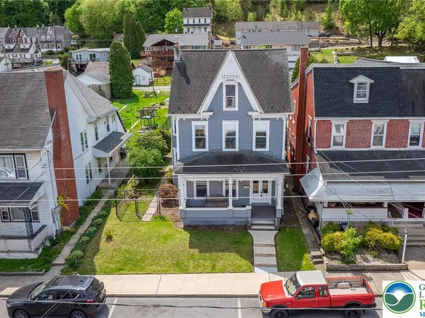 521 W Washington St, Slatington, PA 18080