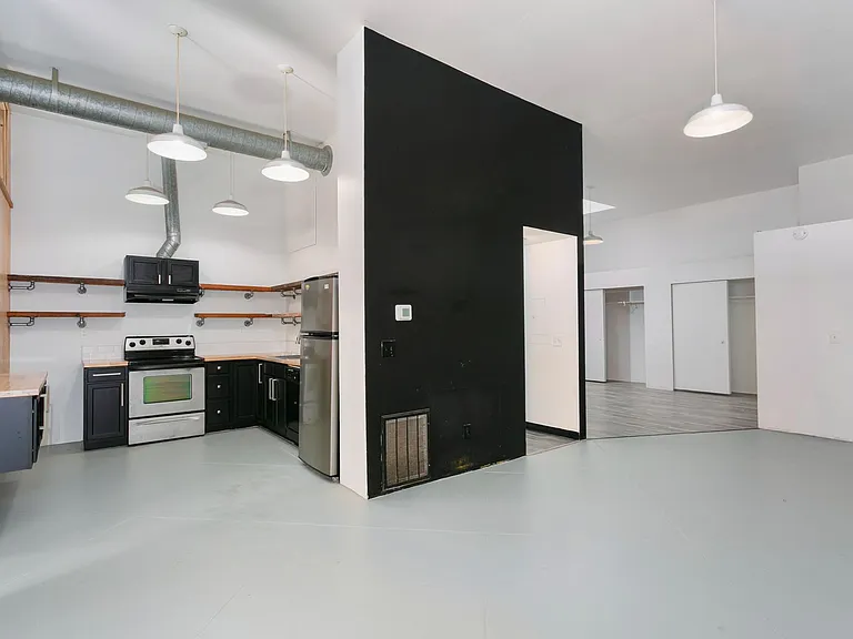 5240 S Tacoma Way — Photo 10