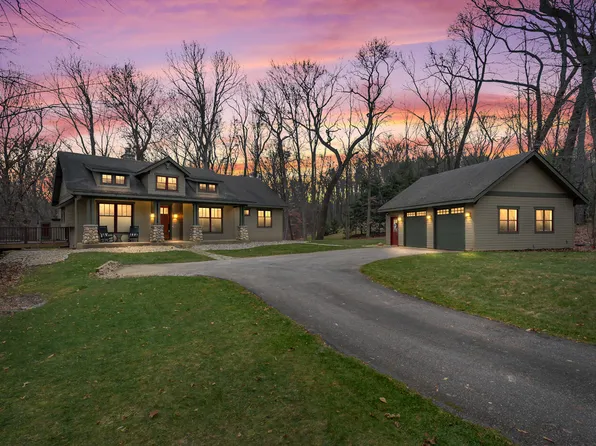 7222 Oak Highlands Dr, Kalamazoo, MI 49009