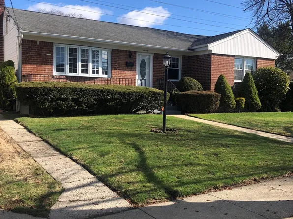 70 Martin Road N, Bethpage, NY 11714