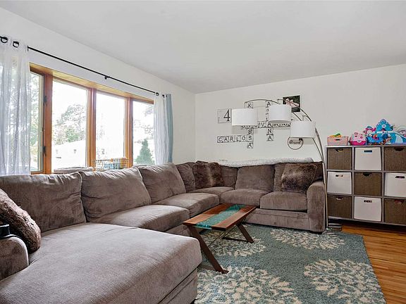 5th image of 29 Laurelton Ave