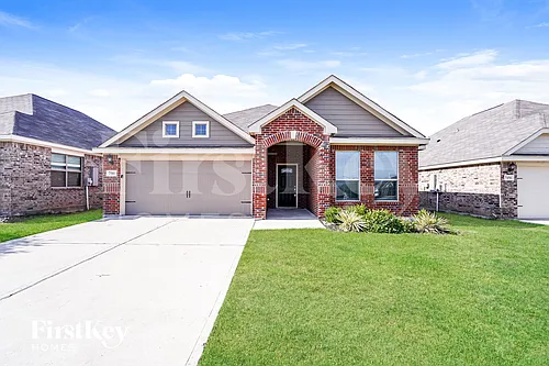 7500 Pleasant Oaks Dr Photo 1