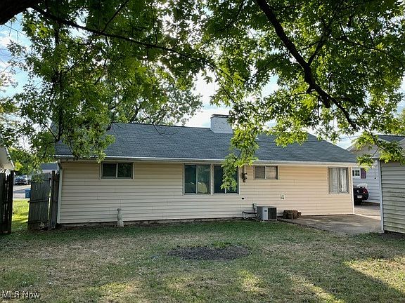 5th image of 4230 Meadow Ln