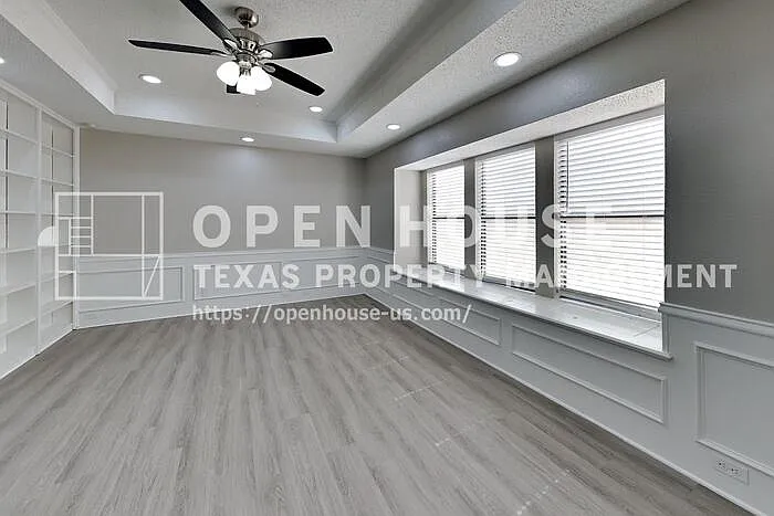 1520 Barclay Dr — Photo 5