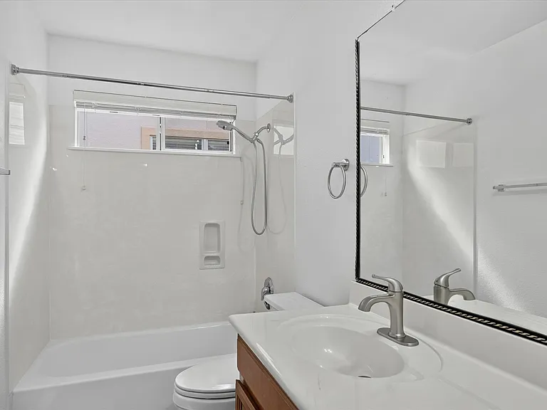 15324 Interlachen Dr — Photo 32