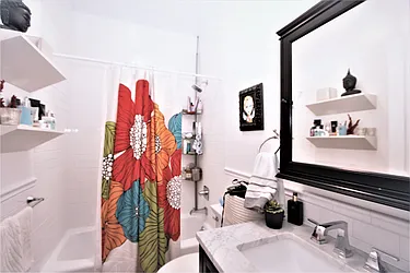 Rented by R New York