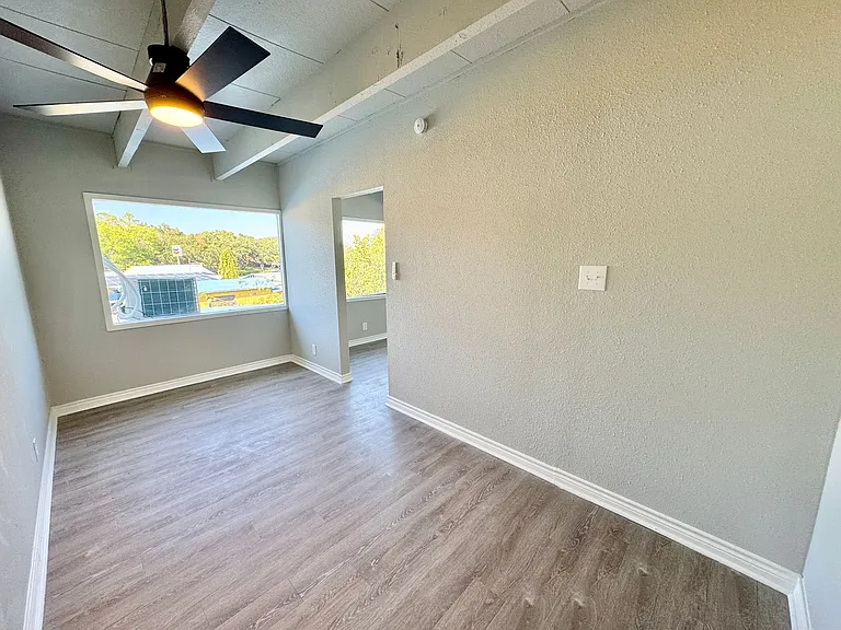 705 Sunrise Ave — Photo 22