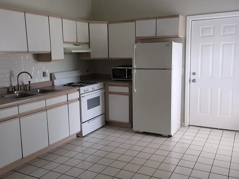 229 Center St #B — Photo 2
