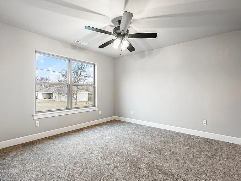 32 Taransay Dr — Photo 26