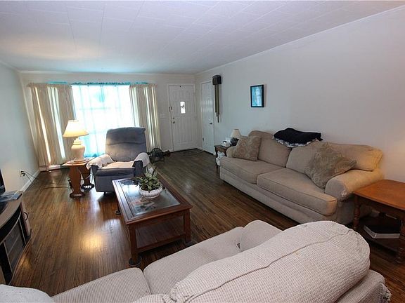 4th image of 2408 Westside Dr