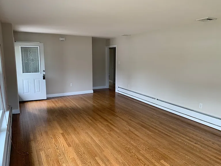 847 E Maple St — Photo 35