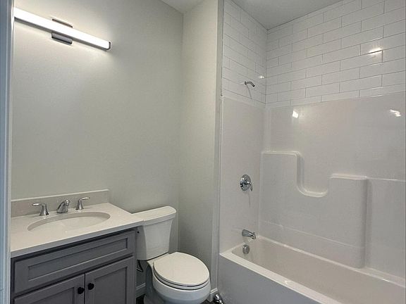 3rd image of 135 Waterman Ave #10