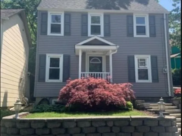 2 Pitman Pl, Mount Tabor, NJ 07878