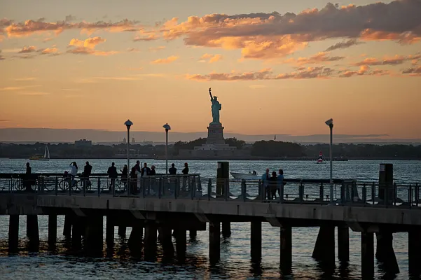 Rented by The Selita Agency | media 9