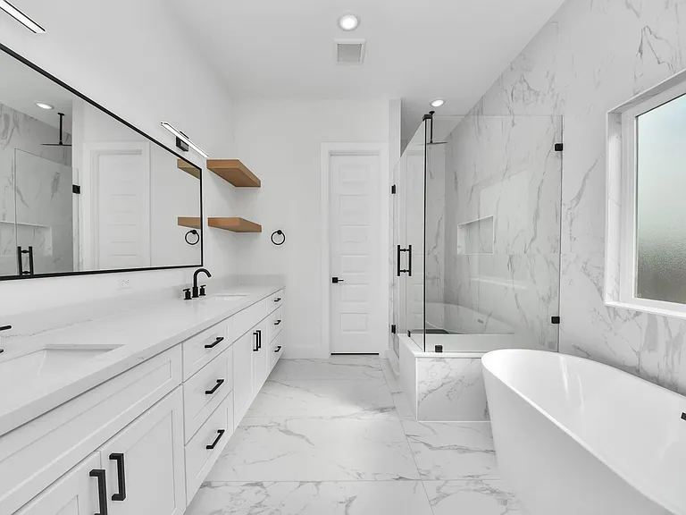 2408 Lorraine St — Photo 27