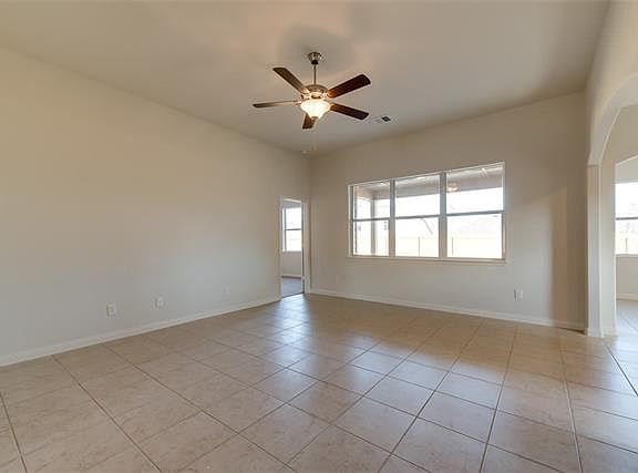 2nd image of 2320 Redbud Dr