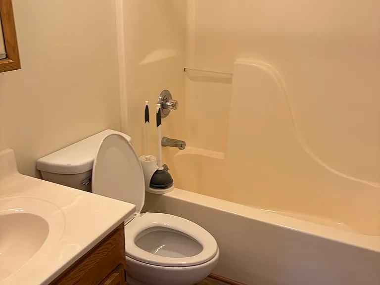 2572 Benson Dr — Photo 18