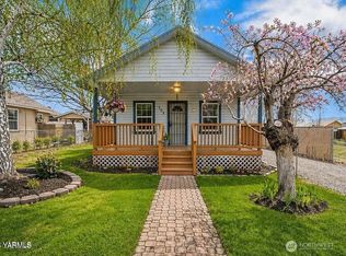 103 E Bartlett Ave, Selah, WA 98942