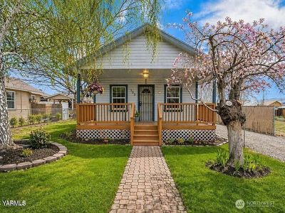 103 E Bartlett Avenue, Selah, WA, 98942