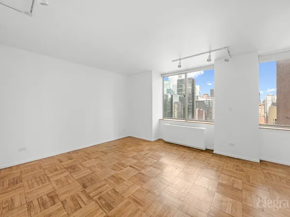 236 East 47th Street image 2 of 14