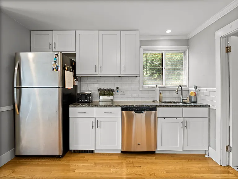 23 New Ocean St #1 — Photo 3